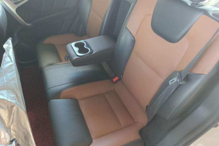 Used Geely Auto Vision X6 2016 1.3T CVT Flagship Model Left Rear Seat