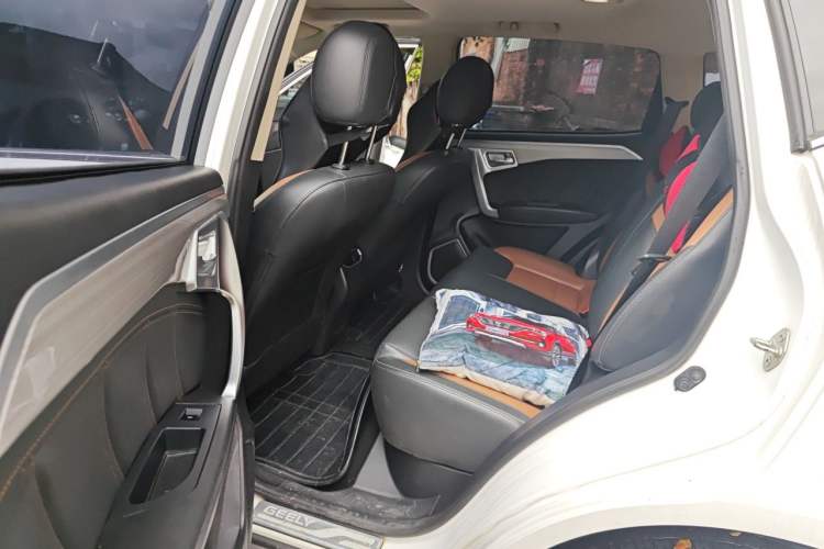 Used Geely Auto Vision X6 2016 1.3T CVT Flagship Model Left Rear Seat
