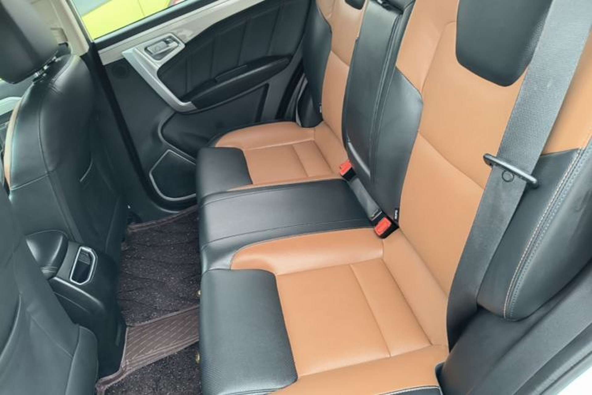 Used Geely Auto Vision X6 2016 1.3T CVT Flagship Model Left Rear Seat