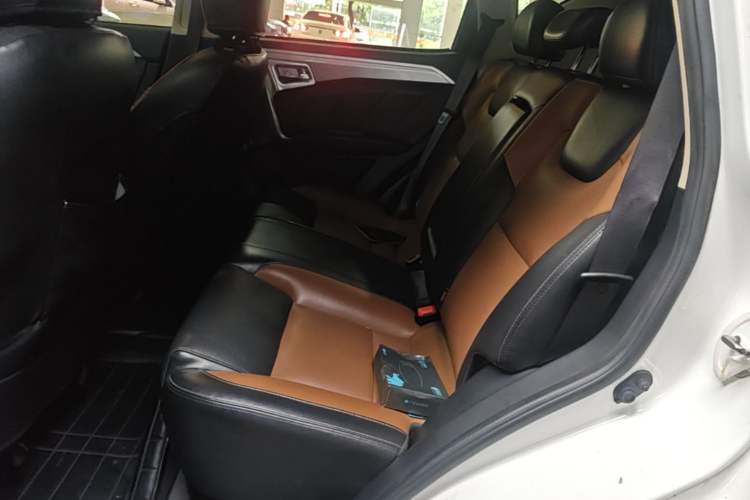 Used Geely Auto Vision X6 2016 1.3T CVT Flagship Model Left Rear Seat