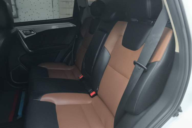 Used Geely Auto Vision X6 2016 1.3T CVT Flagship Model Left Rear Seat