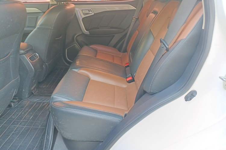 Used Geely Auto Vision X6 2016 1.3T CVT Flagship Model Left Rear Seat