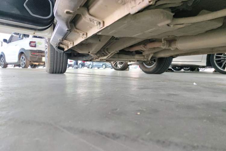 Used Geely Auto Vision X6 2016 1.3T CVT Flagship Model Left Side Sill