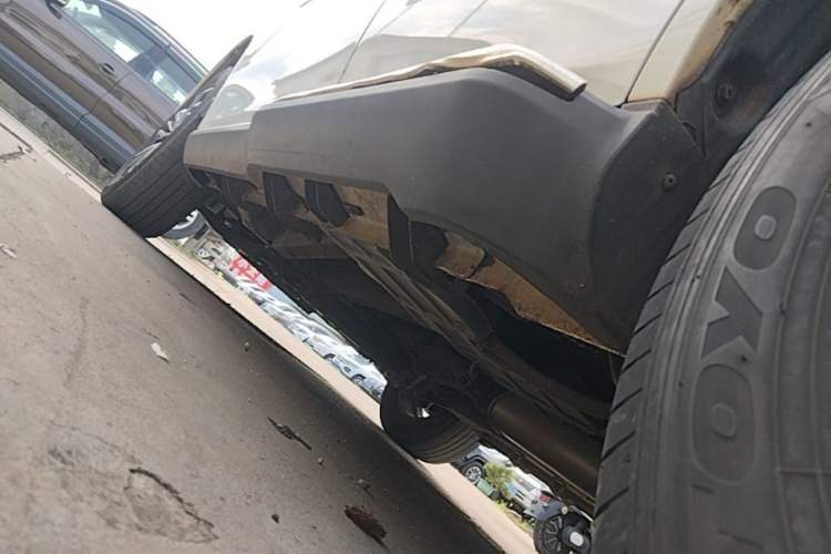 Used Geely Auto Vision X6 2016 1.3T CVT Luxury Model Left Side Sill