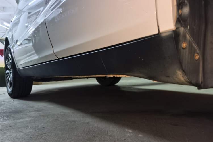 Used Geely Auto Vision X6 2016 1.3T CVT Flagship Model Left Side Sill
