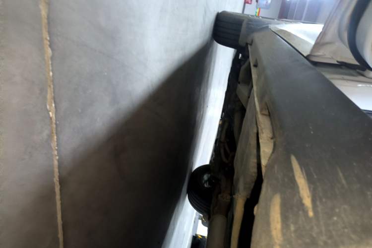 Used Geely Auto Vision X6 2016 1.8L Manual Luxury Model Left Side Sill