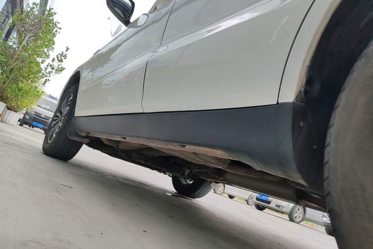 Used Geely Auto Vision X6 2016 1.3T CVT Luxury Model Left Side Sill
