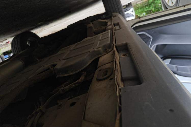 Used Geely Auto Vision X6 2016 1.3T CVT Luxury Model Left Side Sill