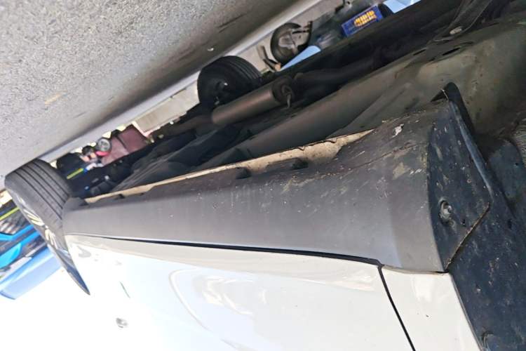 Used Geely Auto Vision X6 2016 1.3T CVT Flagship Model Left Side Sill