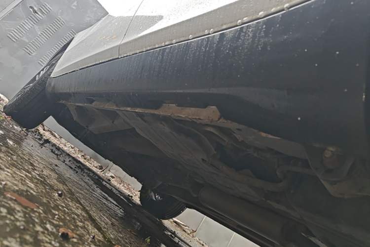 Used Geely Auto Vision X6 2016 1.3T CVT Luxury Model Left Side Sill