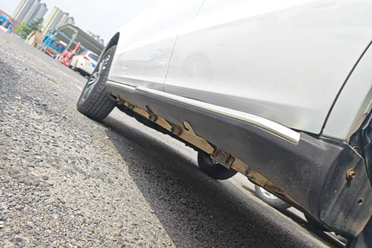 Used Geely Auto Vision X6 2016 1.3T CVT Flagship Model Left Side Sill
