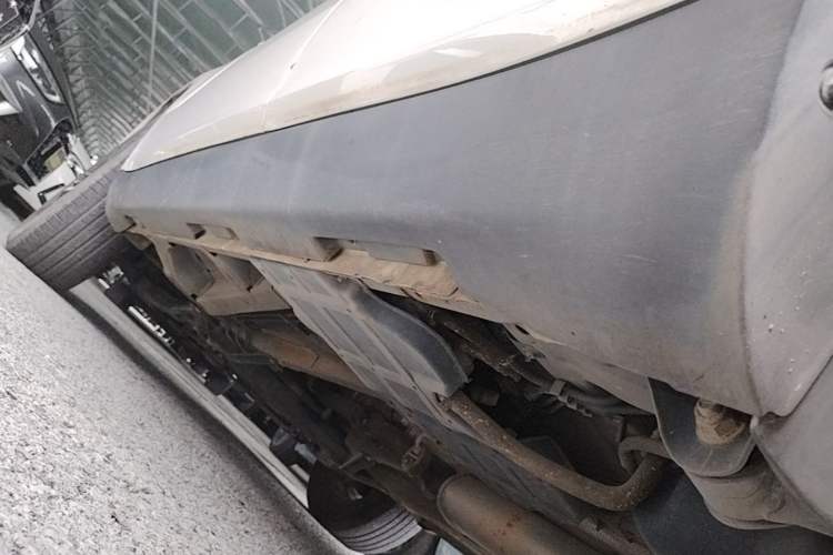 Used Geely Auto Vision X6 2016 1.3T CVT Flagship Model Left Side Sill