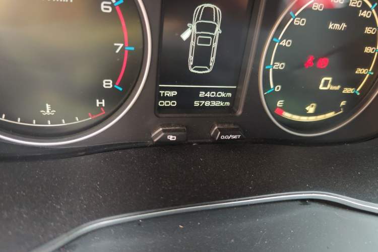 Used Geely Auto Vision X6 2016 1.8L Manual Luxury Model Odometer Close Up