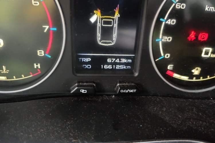 Used Geely Auto Vision X6 2016 1.3T CVT Luxury Model Odometer Close Up