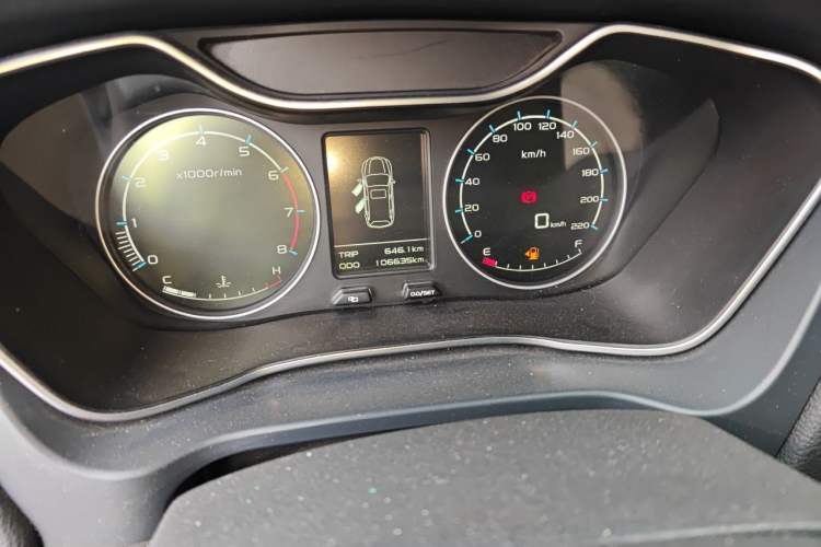 Used Geely Auto Vision X6 2016 1.8L Manual Luxury Model Odometer Close Up
