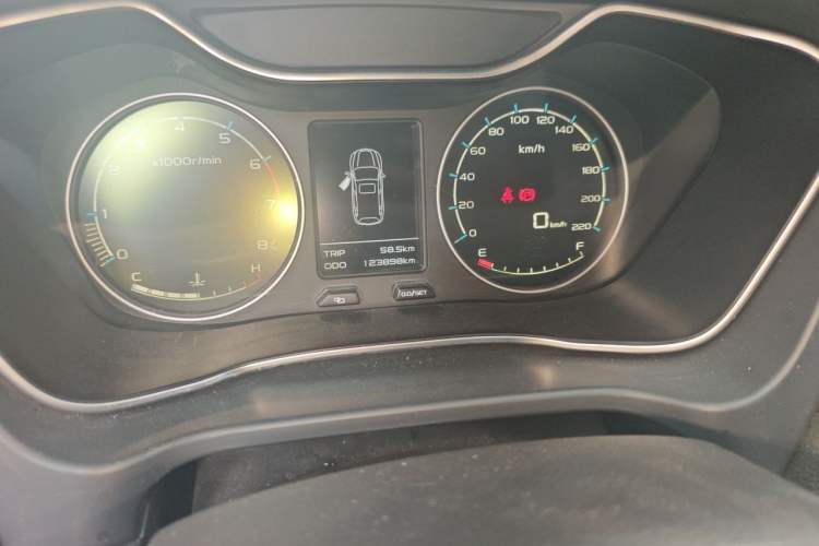 Used Geely Auto Vision X6 2016 1.8L Manual Luxury Model Odometer Close Up