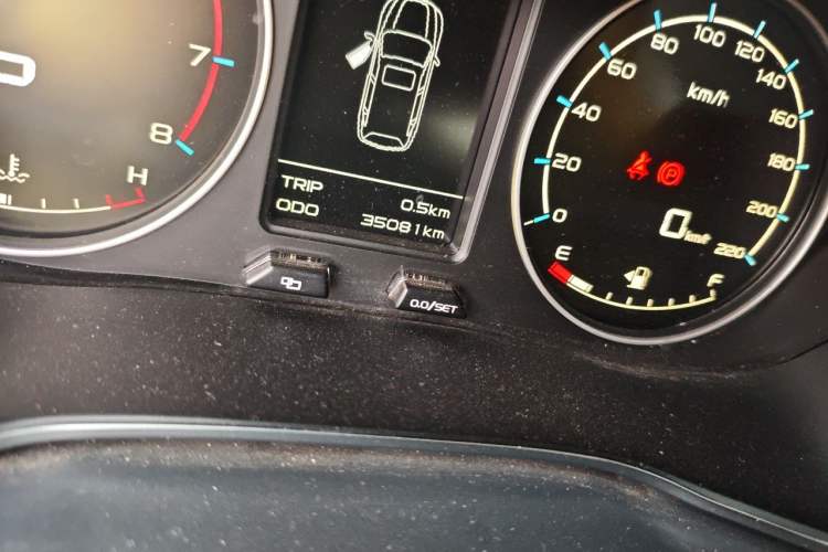 Used Geely Auto Vision X6 2016 1.3T CVT Luxury Model Odometer Close Up