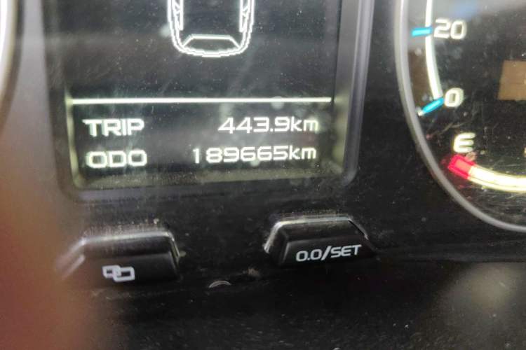 Used Geely Auto Vision X6 2016 1.3T CVT Luxury Model Odometer Close Up