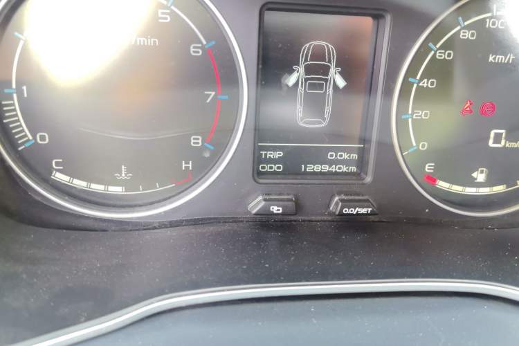 Used Geely Auto Vision X6 2016 1.8L Manual Luxury Model Odometer Close Up