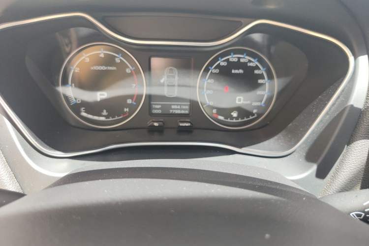 Used Geely Auto Vision X6 2016 1.3T CVT Luxury Model Odometer Close Up