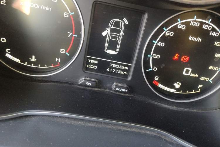 Used Geely Auto Vision X6 2016 1.8L Manual Luxury Model Odometer Close Up