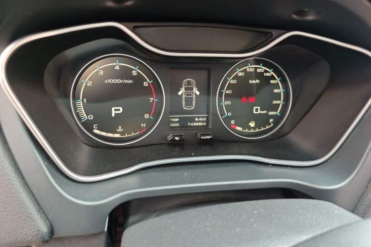 Used Geely Auto Vision X6 2016 1.3T CVT Flagship Model Odometer Close Up