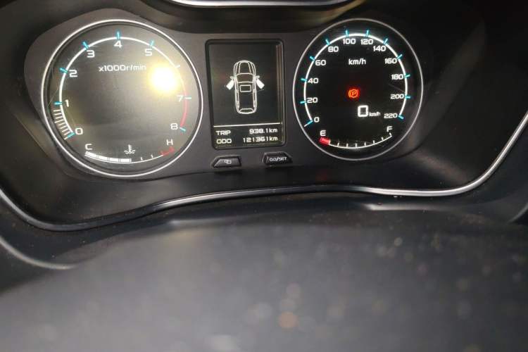 Used Geely Auto Vision X6 2016 1.8L Manual Luxury Model Odometer Close Up
