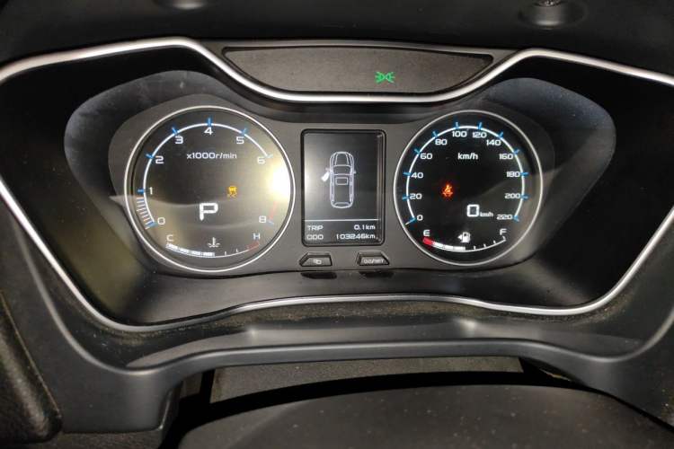 Used Geely Auto Vision X6 2016 1.3T CVT Flagship Model Odometer Close Up