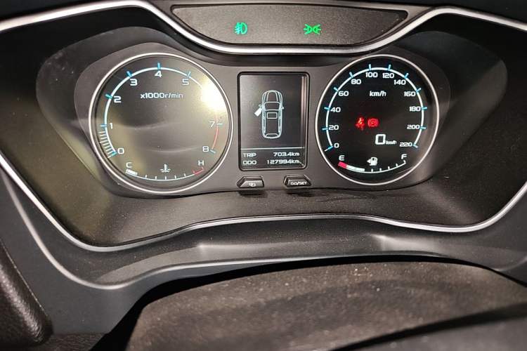 Used Geely Auto Vision X6 2016 1.8L Manual Luxury Model Odometer Close Up