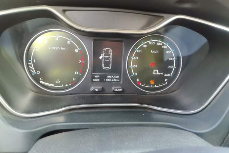 Used Geely Auto Vision X6 2016 1.8L Manual Luxury Model Odometer Close Up