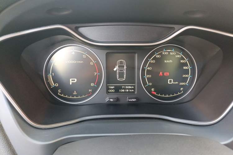 Used Geely Auto Vision X6 2016 1.3T CVT Flagship Model Odometer Close Up