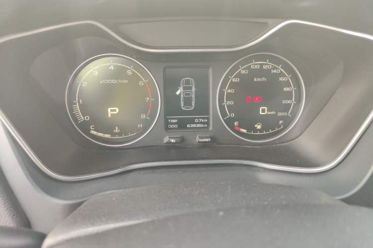 Used Geely Auto Vision X6 2016 1.3T CVT Flagship Model Odometer Close Up