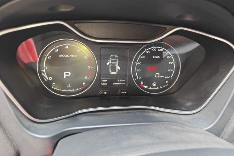 Used Geely Auto Vision X6 2016 1.3T CVT Flagship Model Odometer Close Up