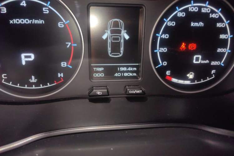 Used Geely Auto Vision X6 2016 1.3T CVT Flagship Model Odometer Close Up