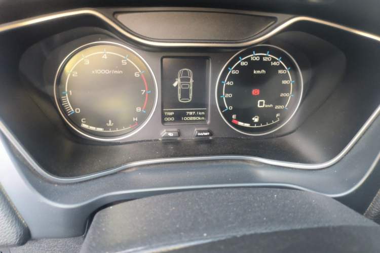 Used Geely Auto Vision X6 2016 1.8L Manual Luxury Model Odometer Close Up