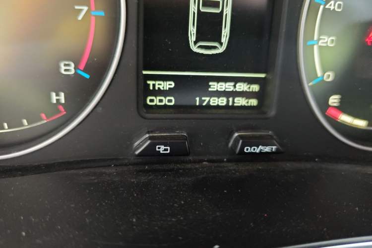 Used Geely Auto Vision X6 2016 1.8L Manual Luxury Model Odometer Close Up