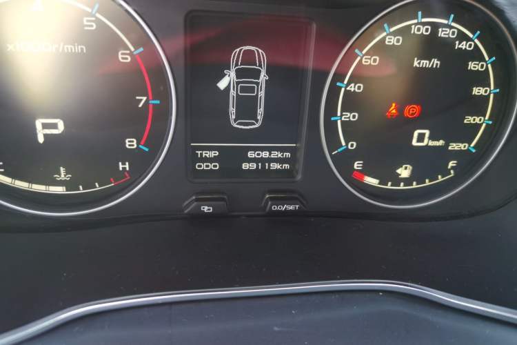 Used Geely Auto Vision X6 2016 1.3T CVT Flagship Model Odometer Close Up