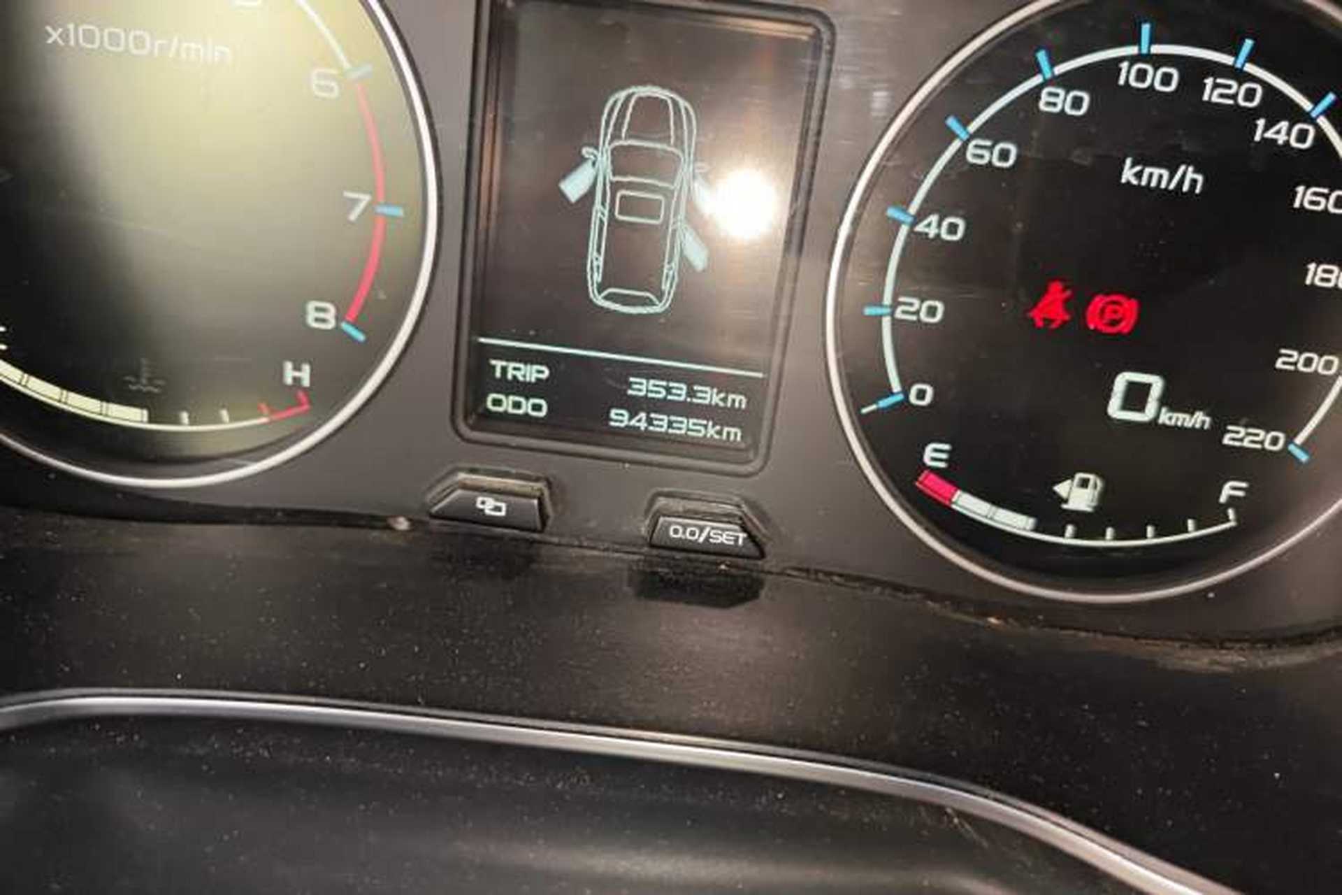 Used Geely Auto Vision X6 2016 1.8L Manual Luxury Model Odometer Close Up