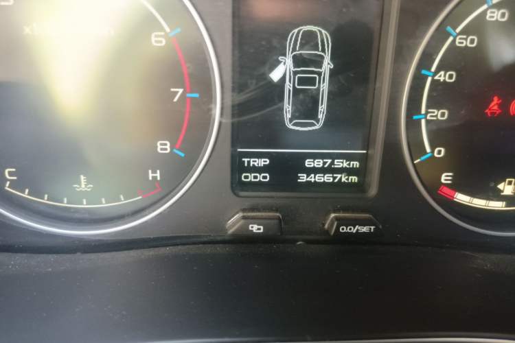 Used Geely Auto Vision X6 2016 1.8L Manual Luxury Model Odometer Close Up