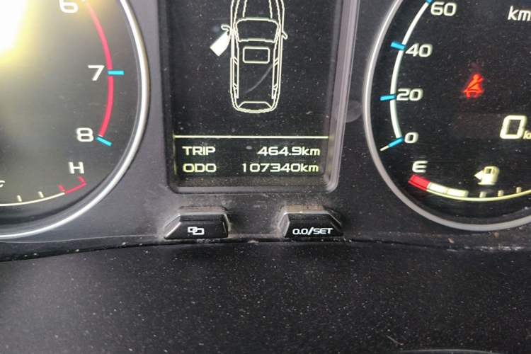 Used Geely Auto Vision X6 2016 1.3T CVT Flagship Model Odometer Close Up