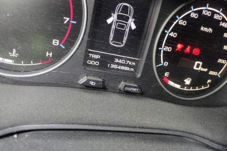 Used Geely Auto Vision X6 2016 1.8L Manual Luxury Model Odometer Close Up