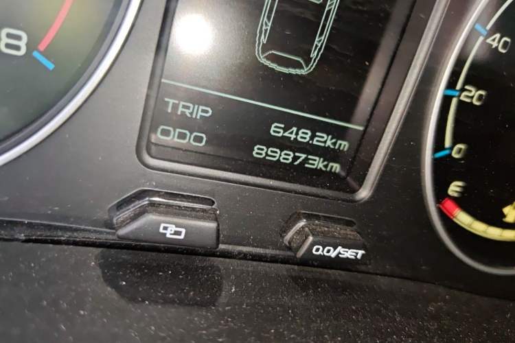 Used Geely Auto Vision X6 2016 1.8L Manual Luxury Model Odometer Close Up