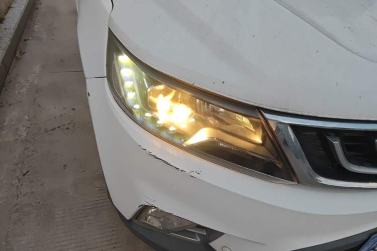 Used Geely Auto Vision X6 2016 1.3T CVT Luxury Model Right Front Headlight