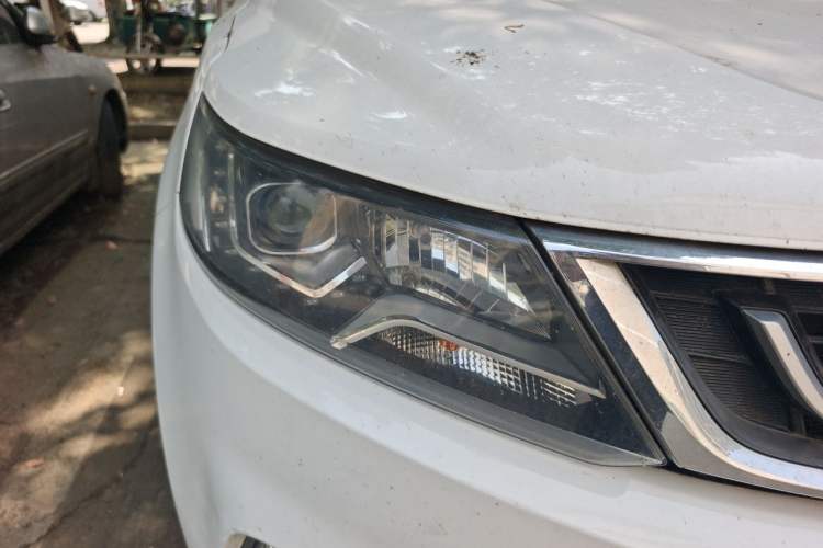 Used Geely Auto Vision X6 2016 1.8L Manual Luxury Model Right Front Headlight