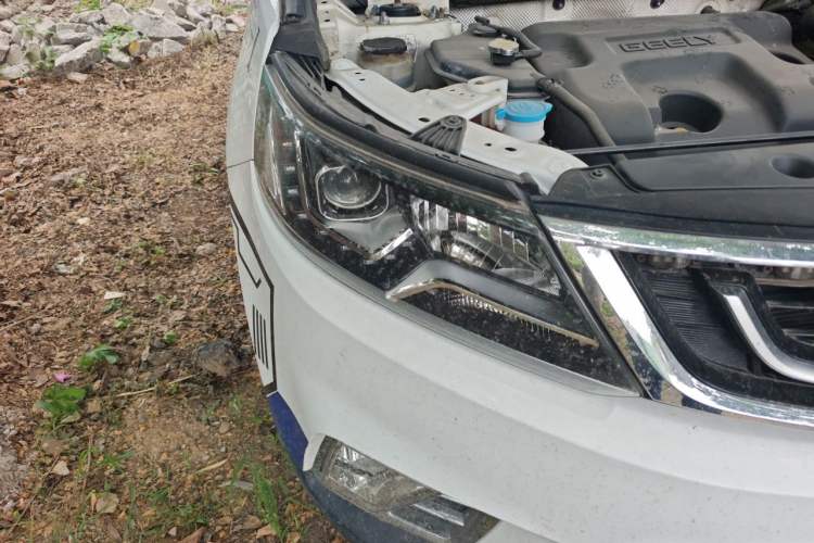 Used Geely Auto Vision X6 2016 1.8L Manual Luxury Model Right Front Headlight