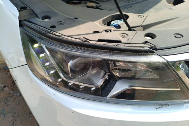 Used Geely Auto Vision X6 2016 1.3T CVT Luxury Model Right Front Headlight