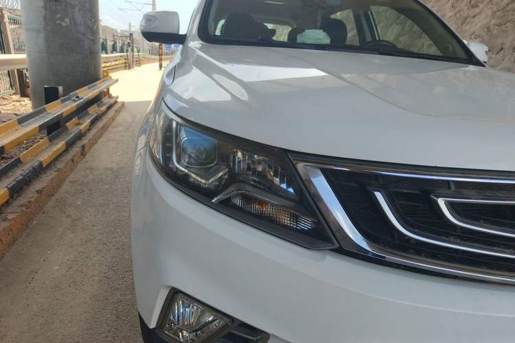 Used Geely Auto Vision X6 2016 1.3T CVT Flagship Model Right Front Headlight