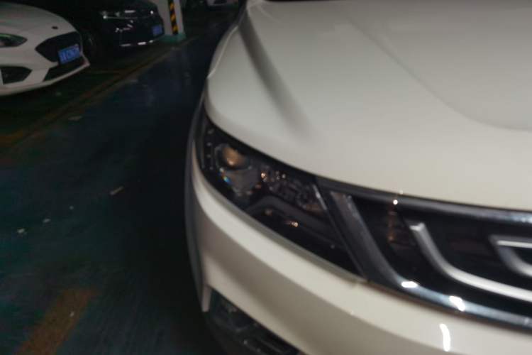 Used Geely Auto Vision X6 2016 1.8L Manual Luxury Model Right Front Headlight