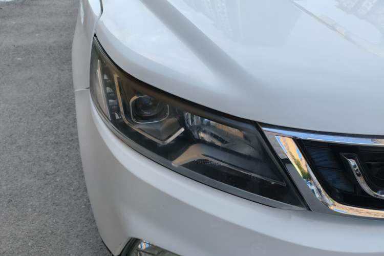 Used Geely Auto Vision X6 2016 1.3T CVT Luxury Model Right Front Headlight