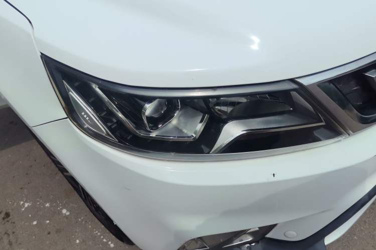 Used Geely Auto Vision X6 2016 1.8L Manual Luxury Model Right Front Headlight